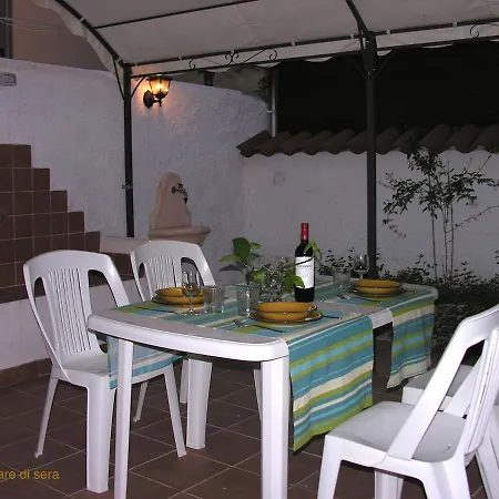 La Casa Di Lia Apartment *